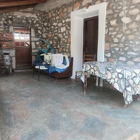 Traditional House At Mani Semesterbostad