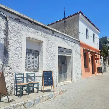 Traditional House At Mani בית נופש *