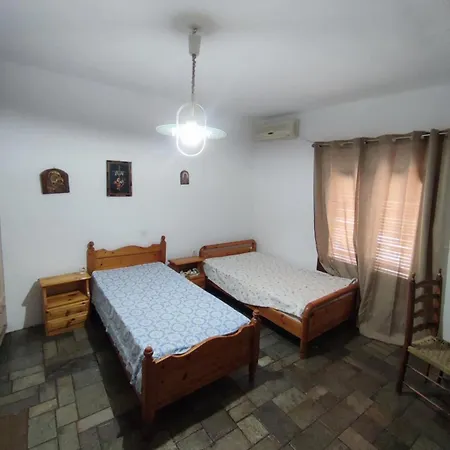 בית נופש Traditional House At Mani Flomochori