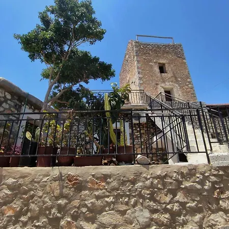 Traditional House At Mani * Flomochori