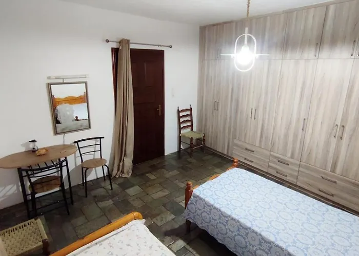 Traditional House At Mani بيت للعطل Flomochori