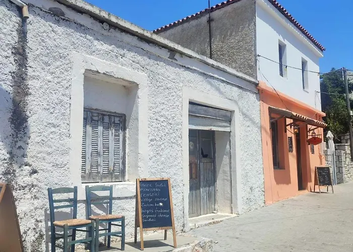 Traditional House At Mani Hébergement de vacances *